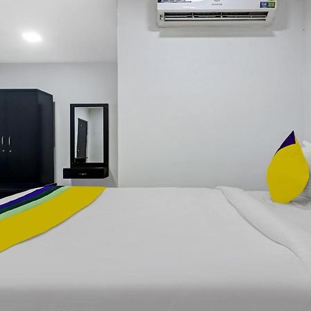 Itsy By Treebo - Lg Grand Inn Hyderabad Eksteriør billede